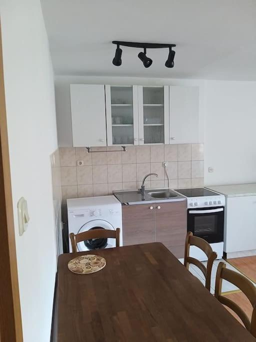 Nice Apartment On Quite Location Near City Center Split Kültér fotó